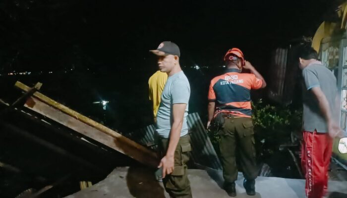 Rumah di Bungus Ambruk Dihantam Longsor