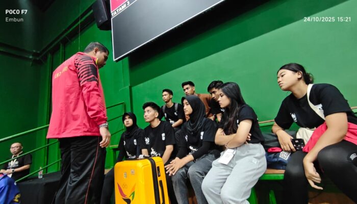 Sekum KONI Sumbar Bakar Semangat Tim Karate di PON Bela Diri