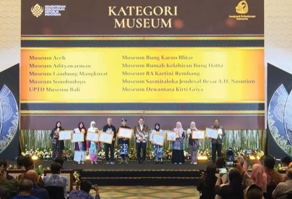 Museum Adityawarman Terima Penghargaan AKI