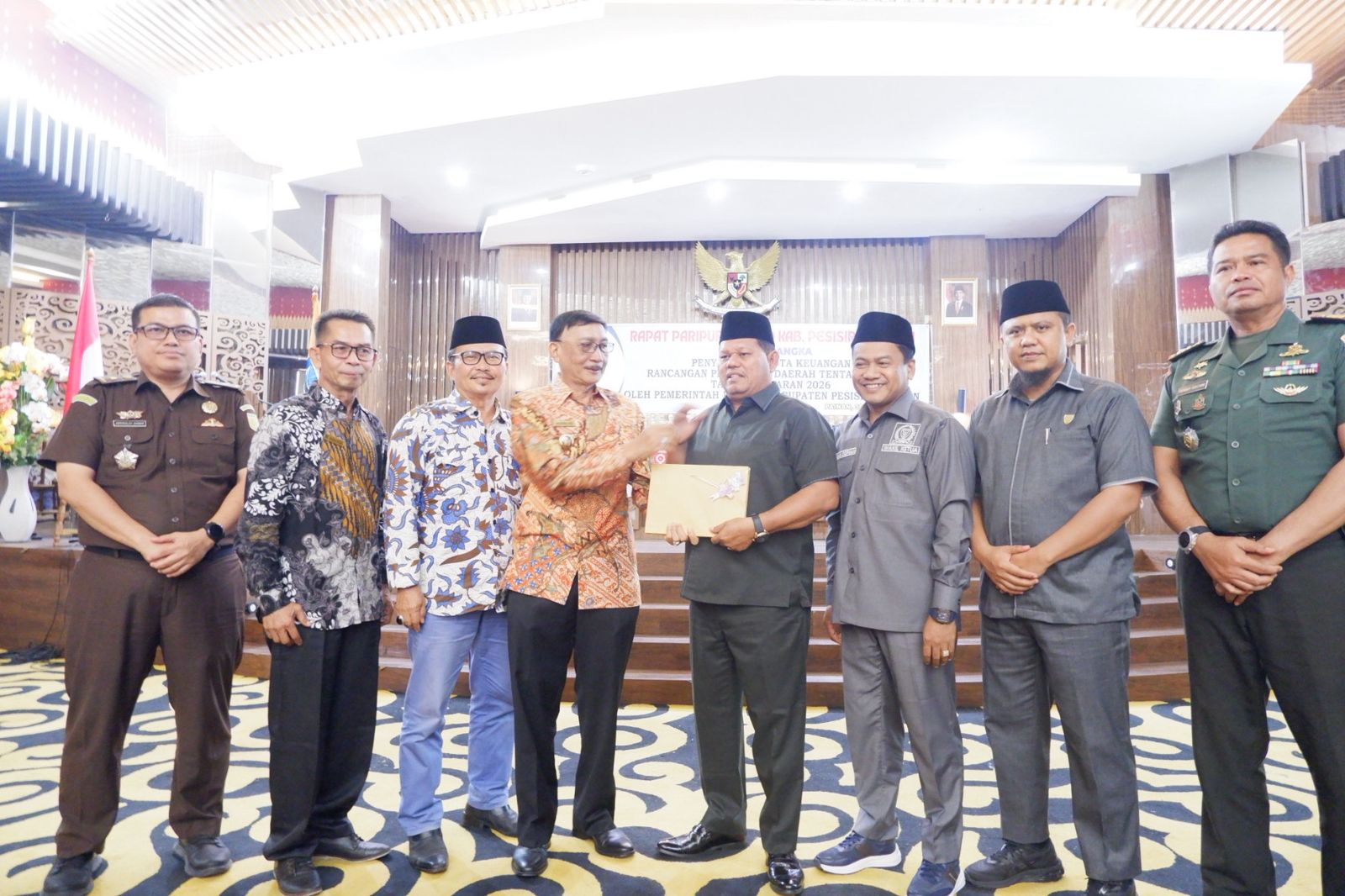 Pemkab Pesisir Selatan Sampaikan Nota Pengantar RAPBD 2026 ke DPRD