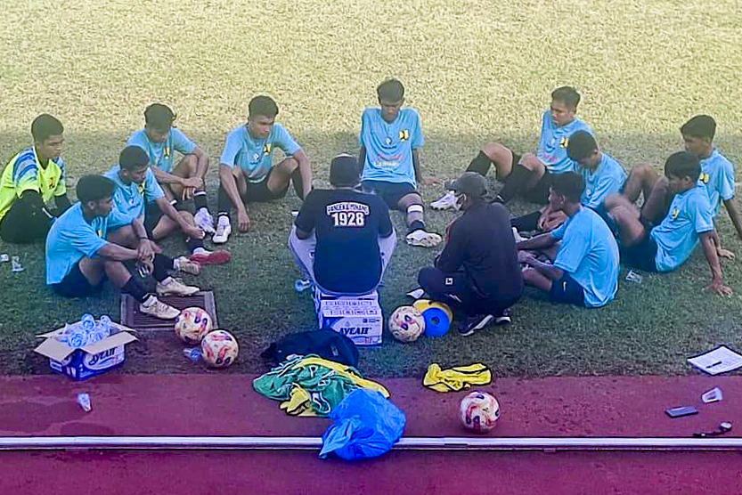 Tim sepak bola POPNAS Sumbar Matangkan Persiapan