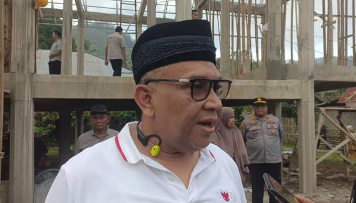Jelang Kedatangan Presiden Prabowo di 2026, Wamenaker Kebut Pembangunan Rumah Gadang Ikonik di Pagaruyung
