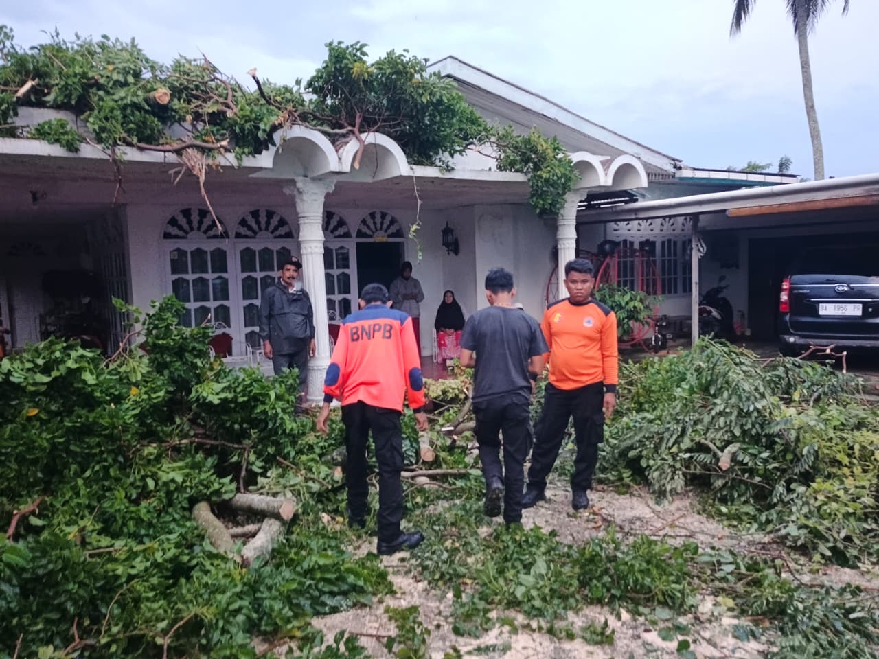 Badai Kota Solok pada hari Minggu (5/10/25)