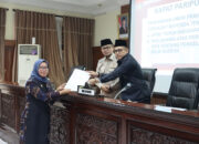 Ramlan Nurmatias Hantarkan Dua Hantaran Ranperda ke DPRD