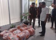 BPBD Kota Padang Salurkan 24 Paket Bantuan untuk Warga Terdampak Abrasi Pantai