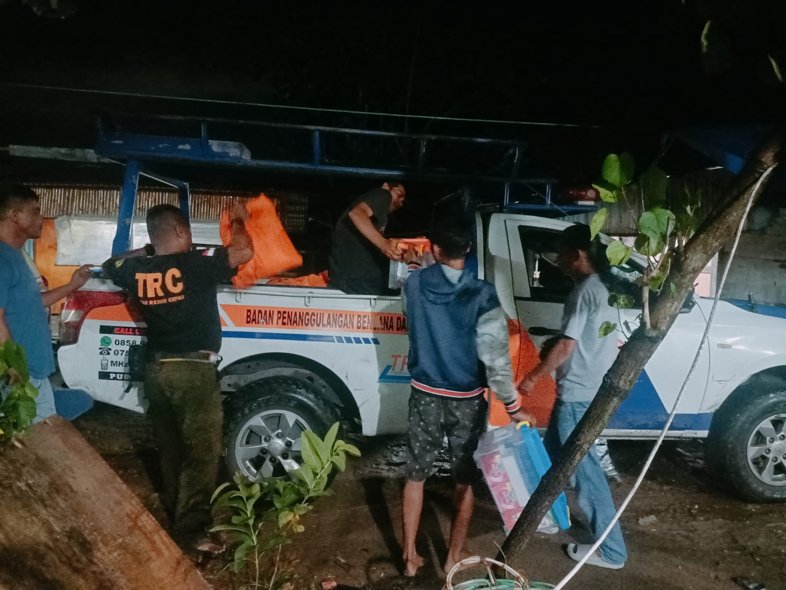 BPBD Padang Serahkan Bantuan untuk 31 KK Terdampak