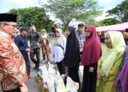 Pemko Bukittinggi dan BULOG Salurkan Bantuan Pangan Pemerintah