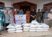 Bupati Yulianto dan Wabup M. Ihpan Salurkan 7,8 Ton Beras ke 5 Titik daerah Krisis Bencana Pasaman Barat