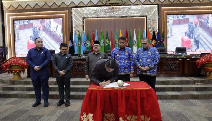 DPRD Sumbar Sahkan Dua Ranperda