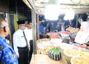 Bersama TPID, Wawako Ibnu Asis Tinjau Harga Pasar