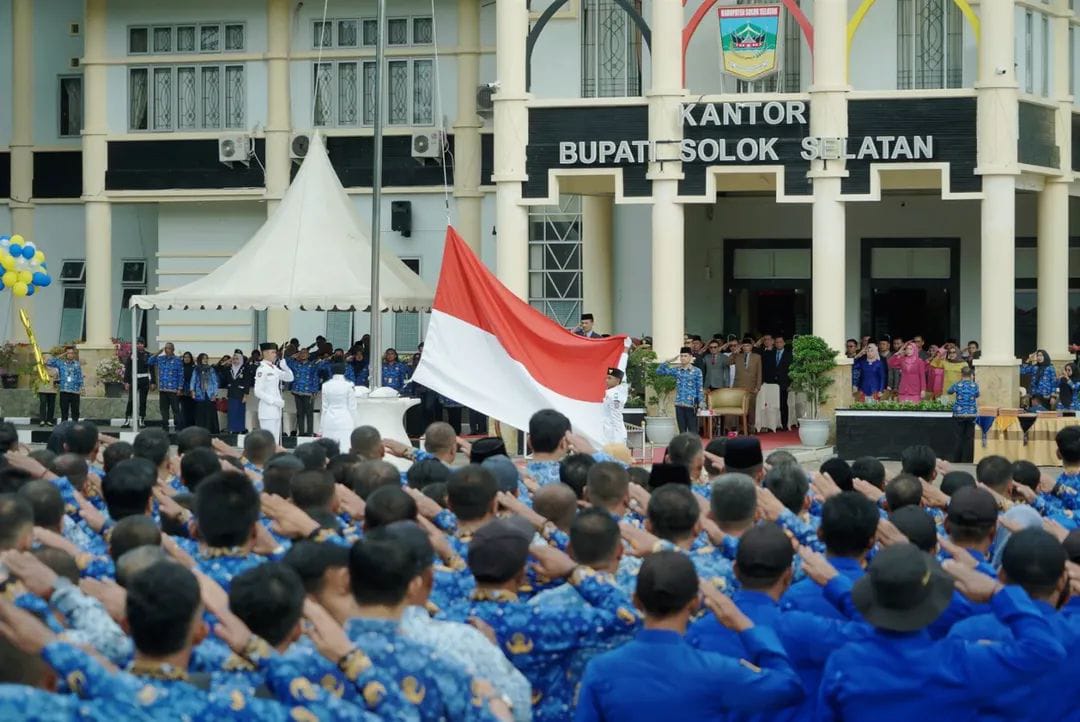 Hari Pahlawan ke-80, Wabup Yulian Efi Amanatkan Tiga Semangat Pahlawan yang Harus “Nempel” di Generasi Muda