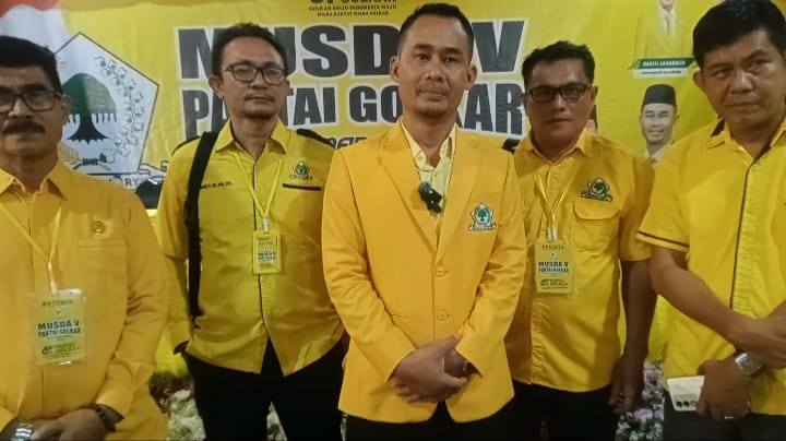 Haru dan Tangis Dirwansyah Mengucapkan Terima Kasih Usai Terpilih Kembali Menjadi Ketua DPD Golkar Pasbar
