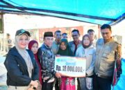 Maigus Nasir Serahkan Bantuan untuk Korban Pohon Tumbang