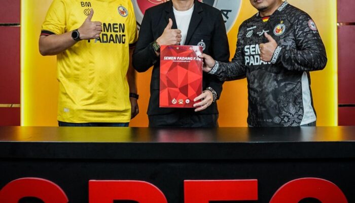 Ini Alasan Semen Padang FC Pakai Dirtek dan Tunjuk Yeyen Tumena