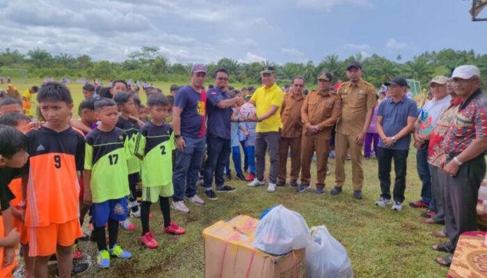 SSB POSMAS dapat Bantuan dari Anggota DPRD Agam