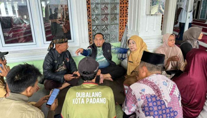 Ditemui Muharlion, Warga Minta Makan