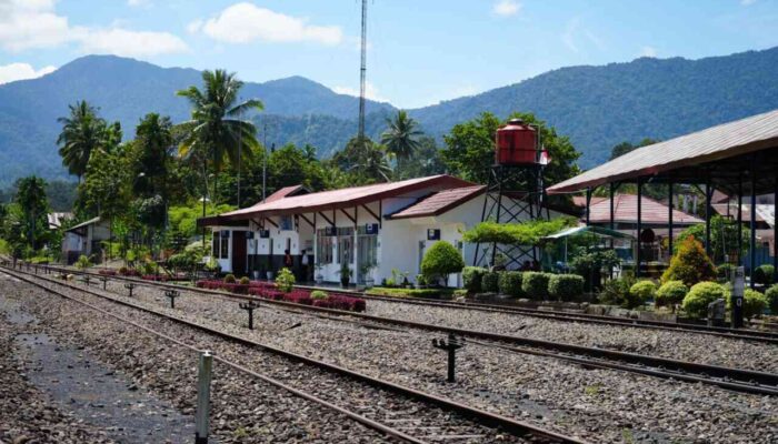 Stasiun Kayu Tanam Simpul Sejarah, Pendidikan, dan Mobilitas Padang