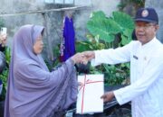 Pemko Bukittinggi dan BPN Serahkan Sertifikat Tanah Pengganti kepada Korban Kebakaran