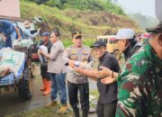 Sinergitas Tanpa Batas, Forkopimda Pasbar Kompak Tembus Kubangan Lumpur Demi Warga Korban Longsor