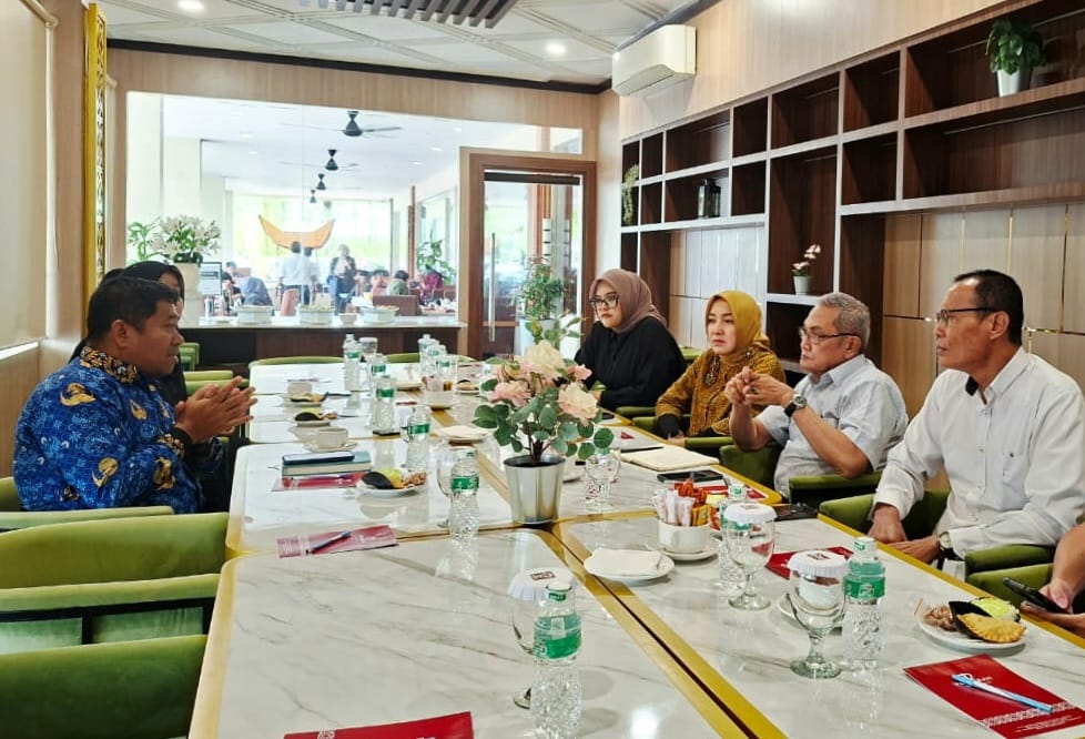 Sumbar Jadi Pelopor Wisata Halal, Kemenag dan PHRI Kalibrasi Arah Kiblat di Hotel dan Restoran