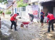 50 Relawan Bantu Pemulihan Pasca Banjir di Perumahan Taruko Nanggalo