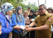 Pemko Bukittinggi Salurkan Bantuan untuk Warga Sungai Landia