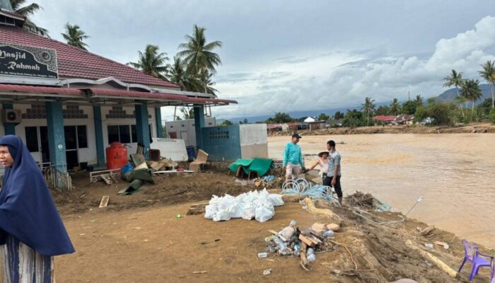 4.446 Warga Padang Masih Mengungsi Akibat Banjir