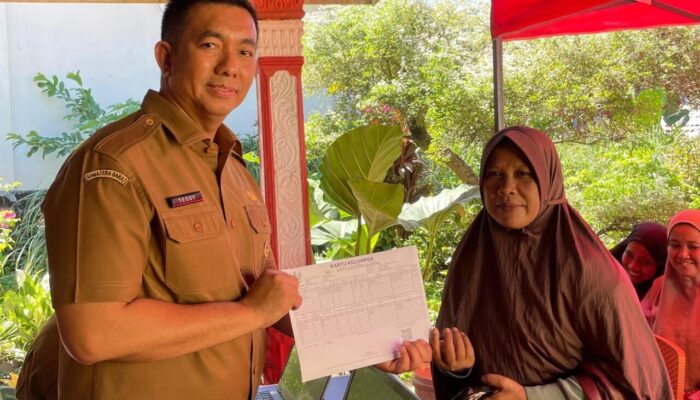 Disdukcapil Padang Buka Posko Layani Korban Banjir