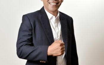 Muslim Kepala Sekolah Berkinerja Terbaik di Sumbar