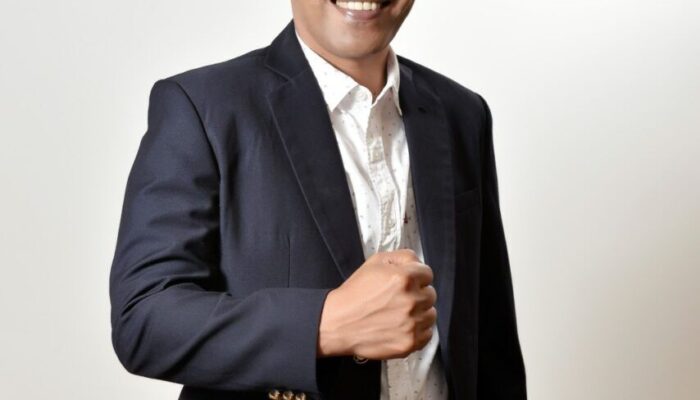 Muslim Kepala Sekolah Berkinerja Terbaik di Sumbar