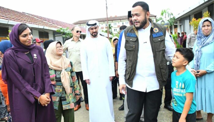 UEA Salurkan Bantuan untuk Korban Bencana di Padang