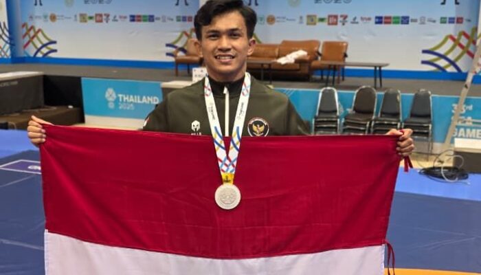 Pegulat Sumbar Gilang Ilhaza Raih Perak SEA Games 2025