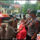 Polres Pessel Salurkan 205 Kotak Makanan Lewat Dapur Umum untuk Warga Terdampak Bencana