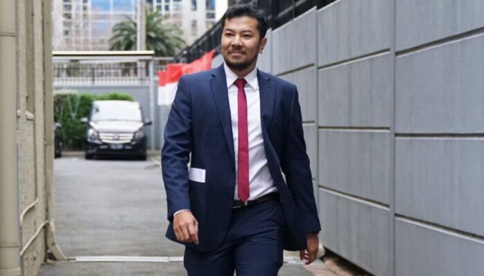 Alam Tak Lagi Sekadar Guru, Ia Kini Menjadi Hakim