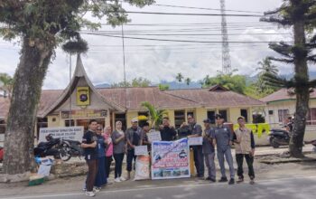 Wartawan Solsel Salurkan Rp 10 Juta Hasil Penggalangan Donasi untuk Korban Galodo Agam