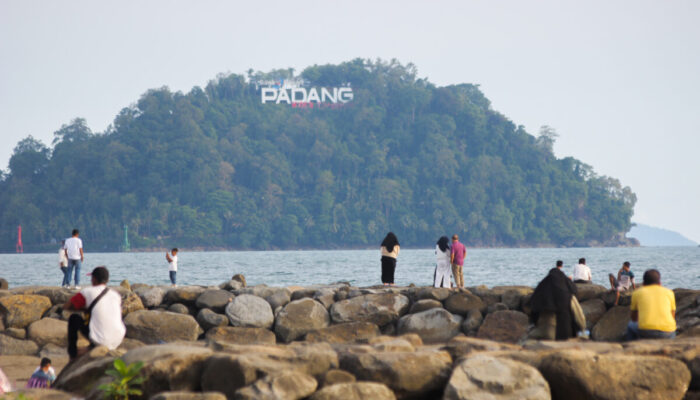 Wisatawan Diimbau Waspada Saat Berkunjung ke Sumbar