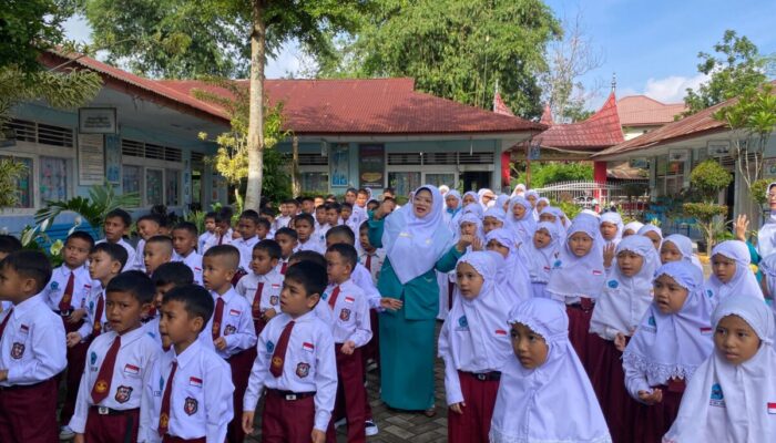 Hari Pertama Sekolah