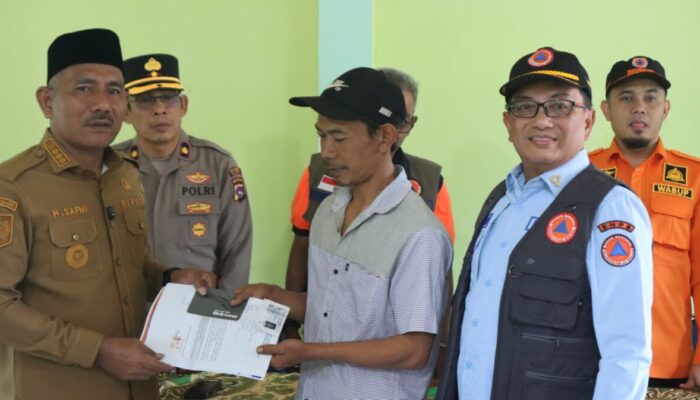 BNPB Serahkan DTH, 98 Persen Warga Sumbar Terdampak Bencana Sudah Menerima