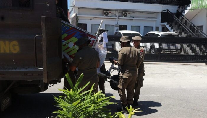 PKL di Pasar Raya Padang Ditertibkan, Akses Keluar Masuk Kendaraan Terganggu