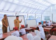 Siswa SDN 12 Koto Kaciak Belajar di Tenda Pascabencana, Bupati Pasaman Pastikan Hak Pendidikan Tetap Terjaga