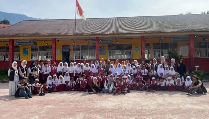 Mahasiswa KKN Sosialisasikan Pentingnya Menjaga Kebersihan Lingkungan di SDN 26 Kampung Taji