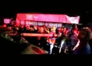 Tiang Listrik Roboh Sampai Menembus Mobil di Bypass Lubeg, 1 Keluarga Selamat