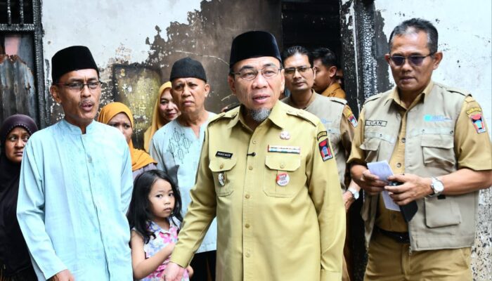 Maigus Nasir Serahkan  BSTT Rp23 Juta untuk Korban Kebakaran