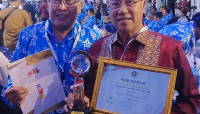 Sengaja Budi Syukur Terima PWI Award Peduli Olahraga di HPN 2026, Orang Pertama Sumbar