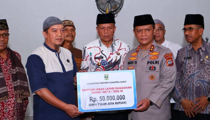 Kapolda Sumbar Pimpin TSR ke Payakumbuh, Serahkan Bantuan Rp50 Juta untuk Masjid Wustha