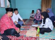 Gotong Royong Warga Latina, Wako Zulmaeta Serahkan Bansos untuk Tiga Warga