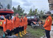 Hujan Tak Menyurutkan Nyali, Tim SAR Padang Terjang Banjir dan Longsor di Agam, Akses Lumpuh Total