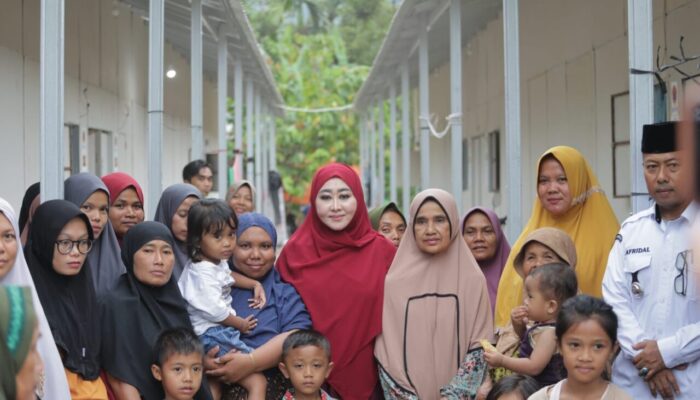 Paket Sembako untuk Korban Banjir Bayang Utara, Lisda Hendrajoni: Jangan Sampai Kebutuhan Dasar Terabaikan di Bulan Ramadan