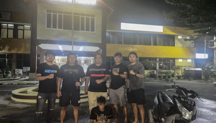 Satreskrim Polresta Padang Amankan Pria Yang Diduga Lakukan Pencurian Ponsel