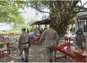 Satpol PP Padang Tertibkan Warung Makan Buka Siang Hari Pada Bulan Ramadan
